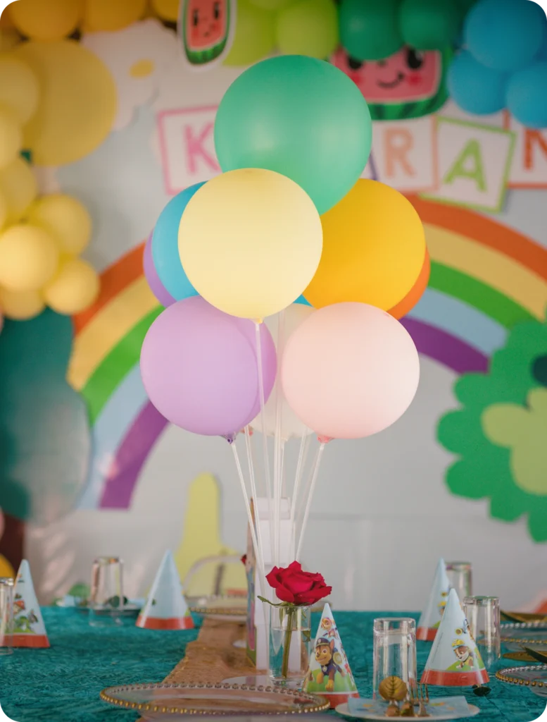 Balloon centerpieces & helium balloons